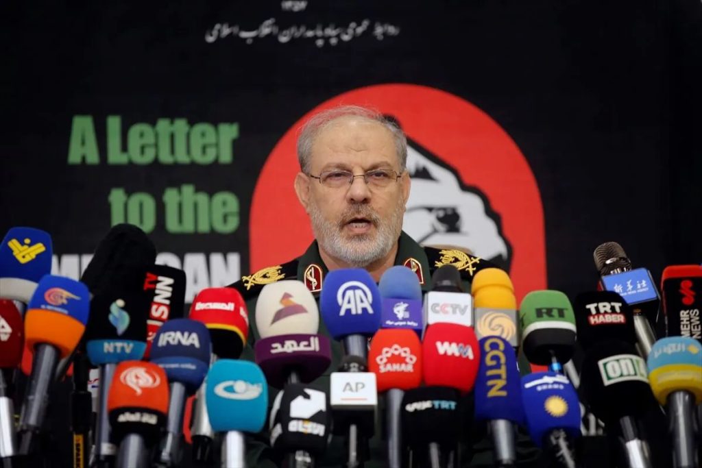 الحرس الثوري يخاطب الشعب الأمريكي: قادتكم يضحون بكم من أجل إسرائيل