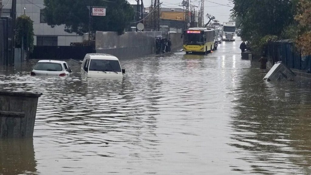 Heavy rainfall in Istanbul disrupted daily life