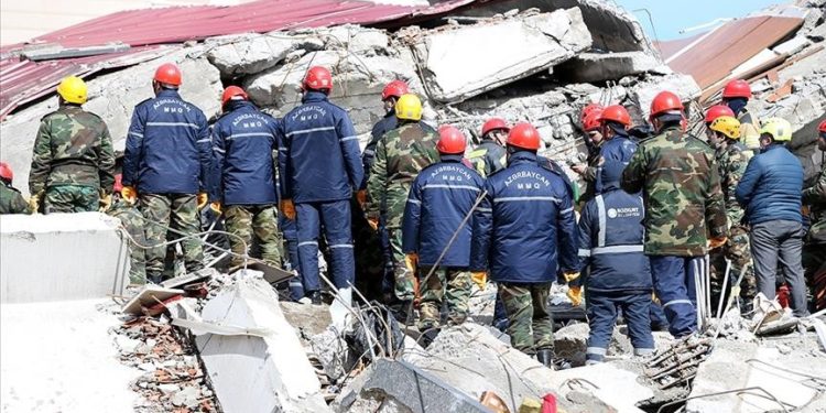 تیم‌های امدادی آذربایجانی