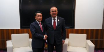 مولود چاووش‌اوغلو در قطر