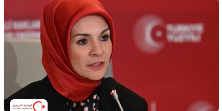 ماه نوراوزدمیرگوکتاش وزیر خانواده و خدمات اجتماعی کابینه اردوغان