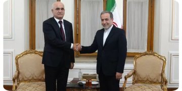 دیدار و گفتگوی معاون نخست وزیر جمهوری آذربایجان با دکتر عراقچی