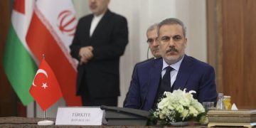 دیدار وزرای خارجه ایران و ترکیه در حاشیه نشست فوق‌العاده وزرای خارجه سازمان همکاری اسلامی در جده