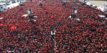 Massive Turkish rally to protest against Erdogan