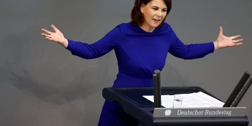 ألمانيا تهدد بوقف عملية انضمام تركيا إلى الاتحاد الأوروبي