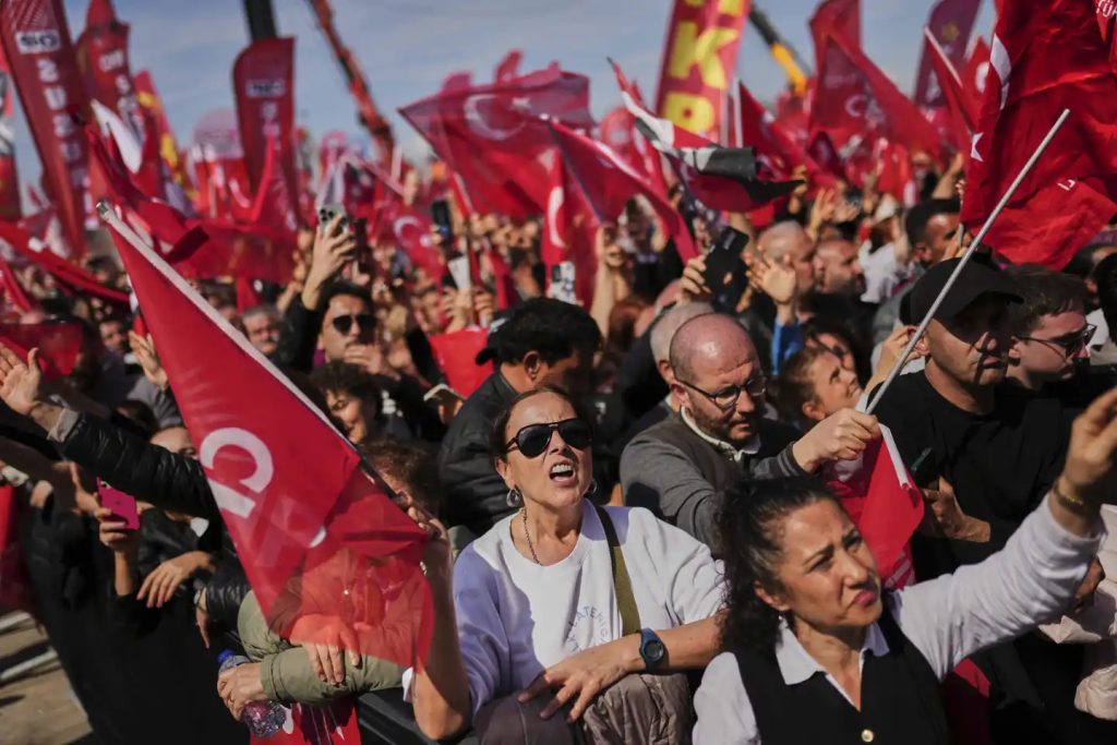 Erdoğan muhaliflerinin İstanbul'daki kitlesel mitingi