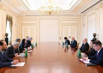 دیدار وزیر راه و شهرسازی ایران با رئیس‌جمهور آذربایجان در باکو