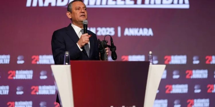 اوزگور اوزل بار دیگر به عنوان رئیس کل انتخاب شد