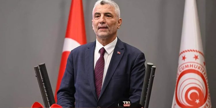 اومر بولات وزیر بازرگانی ترکیه: تعرفه های ترامپ بهترین از بدترین ها است