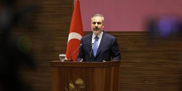 تأکید بر تمامیت ارضهاکان فیدان: پ.ک.ک نیز از صحنه خارج خواهد شدی سوریه و مقابله با گروه‌های تروریستی