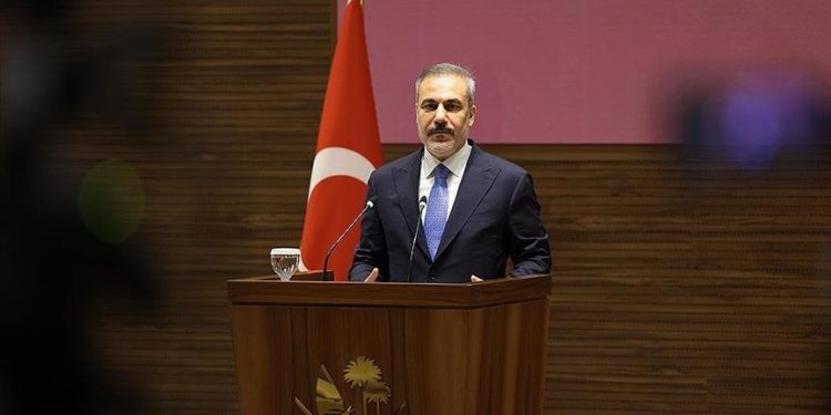 تأکید بر تمامیت ارضهاکان فیدان: پ.ک.ک نیز از صحنه خارج خواهد شدی سوریه و مقابله با گروه‌های تروریستی