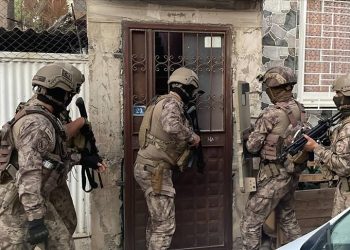 عملیات ضد داعش در ازمیر دستگیری 13 مظنون