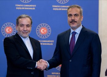 وزیران امور خارجه ایران و ترکیه تلفنی گفتگو کردند