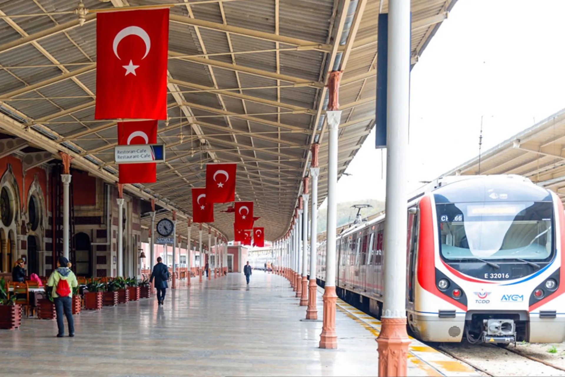 Tehran-Van International Train Resumes Operation After 5-Year Hiatus