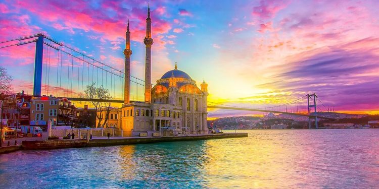 تحلیل ساختار فرهنگی ترکیه بین 2024 تا 2025