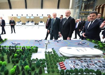 اردوغان در مراسم افتتاح فرودگاه لاچین و اجلاس سه جانبه شرکت کرد