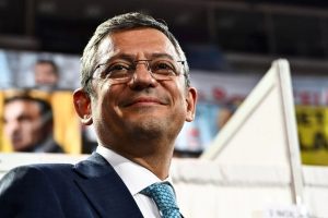 رد فعل حاد من المتحدث باسم حزب العدالة والتنمية على تصريحات أوزغور أوزل