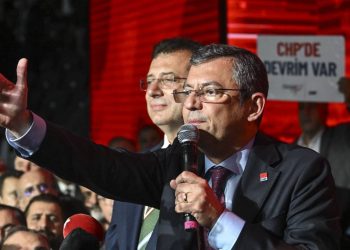 اوزگور اوزل: پیروزی اکرم امام اوغلو با 70 درصد آرا