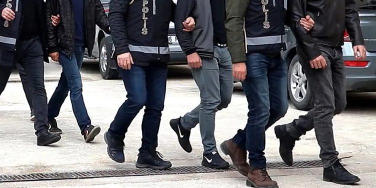 بازداشت نظامیان ترکیه در عملیاتی گسترده