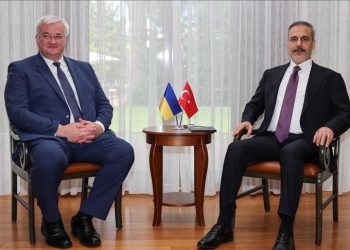 رایزنی وزرای خارجه ترکیه و اوکراین درباره مذاکرات صلح استانبول