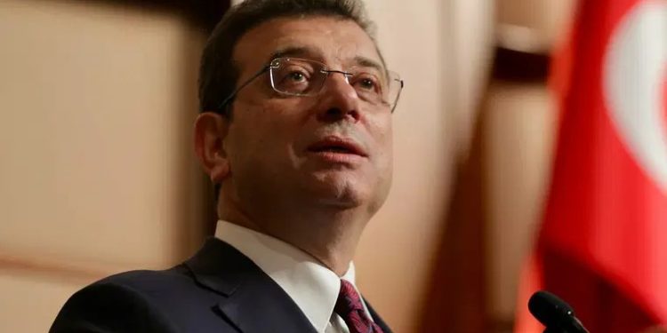 واکنش امام اوغلو به عملیات اخیر علیه شهرداری استانبول: «مبارزه قاطع ما ادامه خواهد یافت»