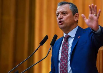 انتقادات اوزگور اوزل به سیاست های اقتصادی دولت ترکیه