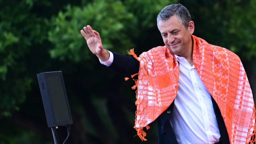 CHP Holds Rally in Antalya in Support of İmamoğlu