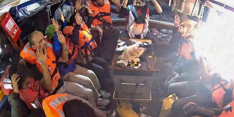 اسرائیل دو فعال ترک در کشتی مادلین را آزاد کرد