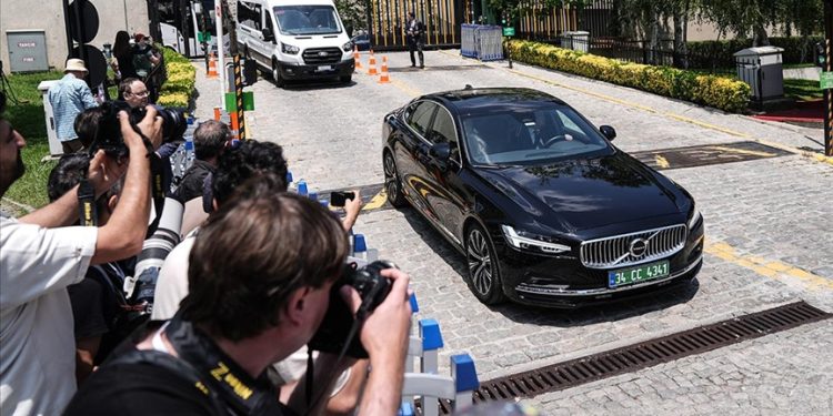 مذاکرات سه جانبه در استانبول با حضور وزیر خارجه فیدان