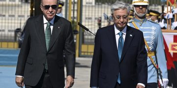 رئیس جمهور ترکیه میزبان رئیس جمهور قزاقستان با تشریفات رسمی بود