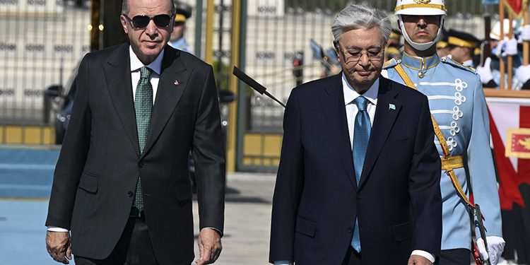 رئیس جمهور ترکیه میزبان رئیس جمهور قزاقستان با تشریفات رسمی بود