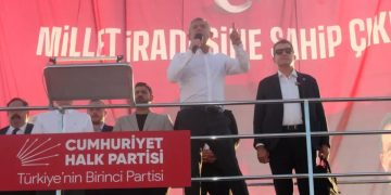 اوزگور اوزل: ما ضامن صلح و دموکراسی هستیم