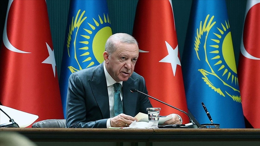 Türkiye Cumhurbaşkanı, Kazakistan Cumhurbaşkanı'nı resmi törenlerle ağırladı