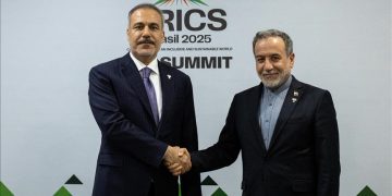 دیدار فیدان و عراقچی در نشست بریکس درباره پسا آتش بس ایران و اسرائیل