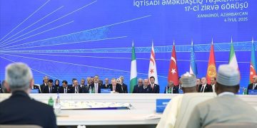 اردوغان در اجلاس اکو: دیدارهای مهم و تأکید بر همکاری‌های منطقه‌ای