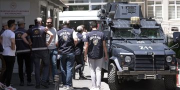 بازداشت 4 نفر در پی انتشار کاریکاتور های جنجالی