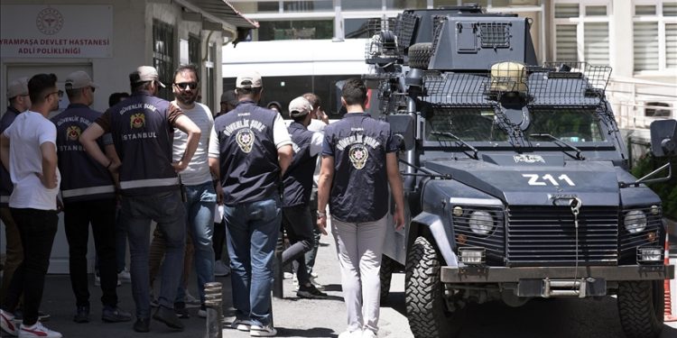 بازداشت 4 نفر در پی انتشار کاریکاتور های جنجالی