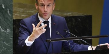 Macron and Pezeshkian Meet in New York on Nuclear File