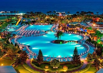 رکوردشکنی گردشگران خارجی در آنتالیا