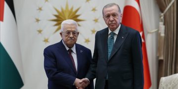 Erdoğan in meeting with Abbas: Israel is a threat to Palestine and regional stability