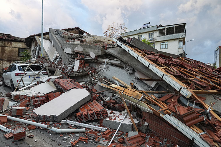 زلزله 6.1 ریشتری سیندیرگی در بالیکسیر ترکیه را لرزاند