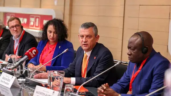 اوزگور اوزل: سوسیال دموکراسی در ترکیه در حال رشد است