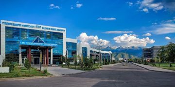 امضای تفاهمنامه علوم پزشکی شیراز و دانشگاه سلیمان دمیرل