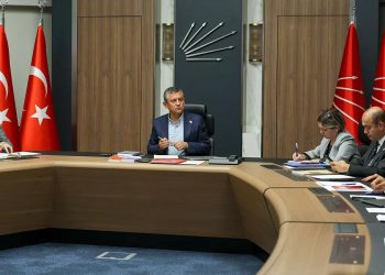 اوزل: دادگاه قلیچداراوغلو باید از نزدیک پیگیری شود