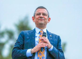 اوزگور اوزل: توافق اعلام شده تنها يک آتش بس است نه راه حل دو دولتی