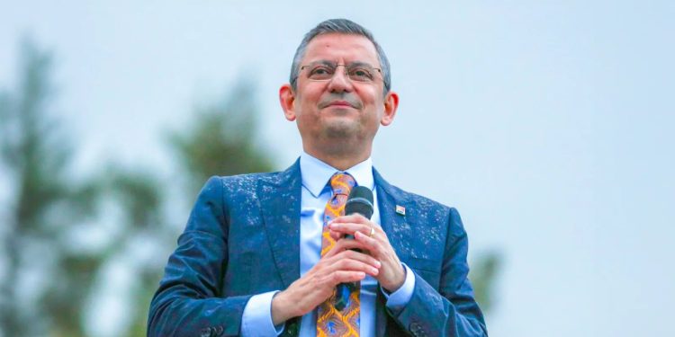 اوزگور اوزل: توافق اعلام شده تنها يک آتش بس است نه راه حل دو دولتی