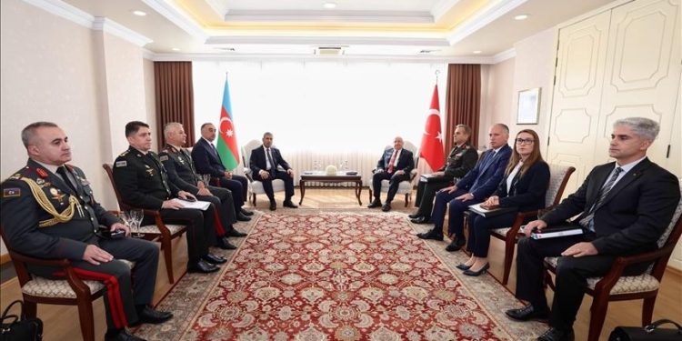 Türkiye, Azerbaycan ve Gürcistan Savunma Bakanları bir araya geldi