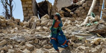 زلزله ۶.۳ ریشتری در شمال افغانستان دهها کشته و زخمی بر جا گذاشت