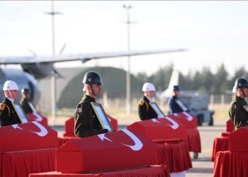 تشییع پیکر ۲۰ شهید سانحه هوایی ارتش ترکیه