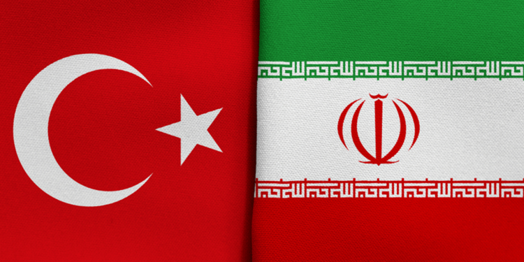 المصادر الرسمية نفت الأخبار حول خروج المواطنين الأتراك من إيران